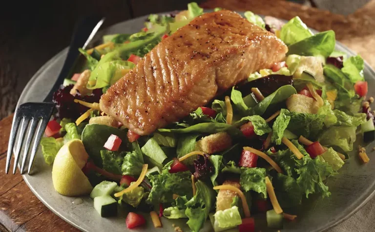 Farm-Fresh-Field-Greens-with-Grilled-Salmon